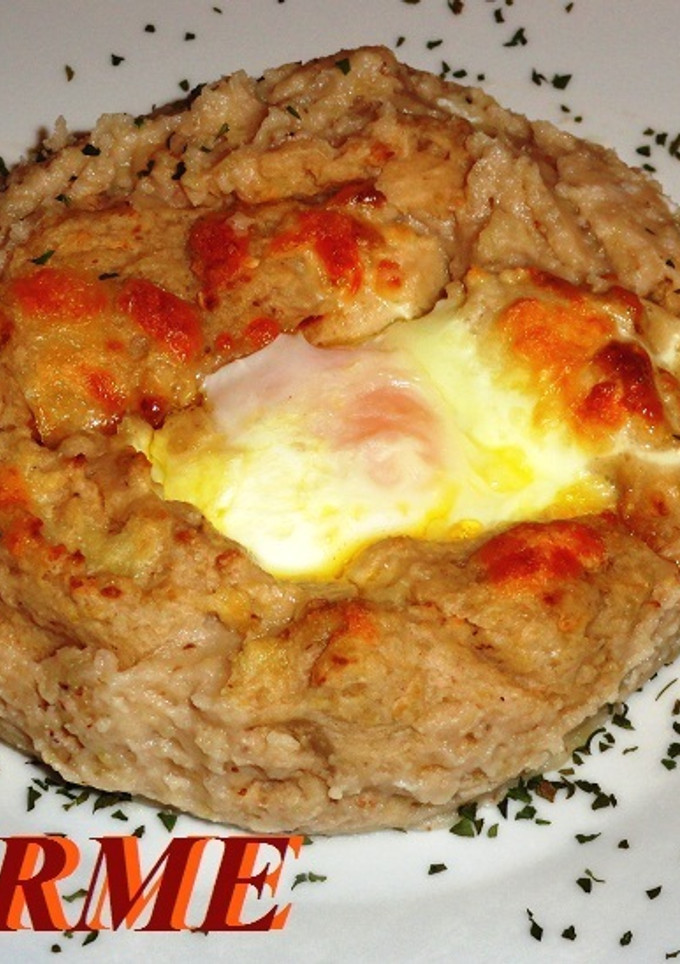 Una foto de Nidos de puré de patatas con nueces