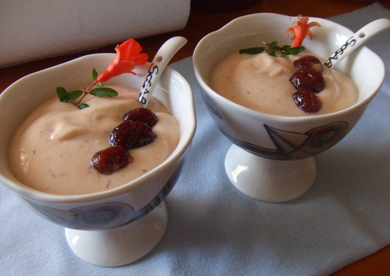 Mousse de pexegueiros y peras con arándanos rojos<br />