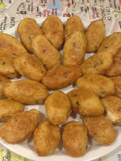 Una foto de Albóndigas de bacalao con piñones