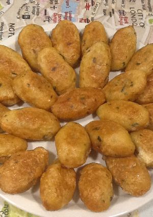 Una foto de Albóndigas de bacalao con piñones