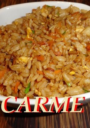 Una foto de Arroz oriental con tortilla