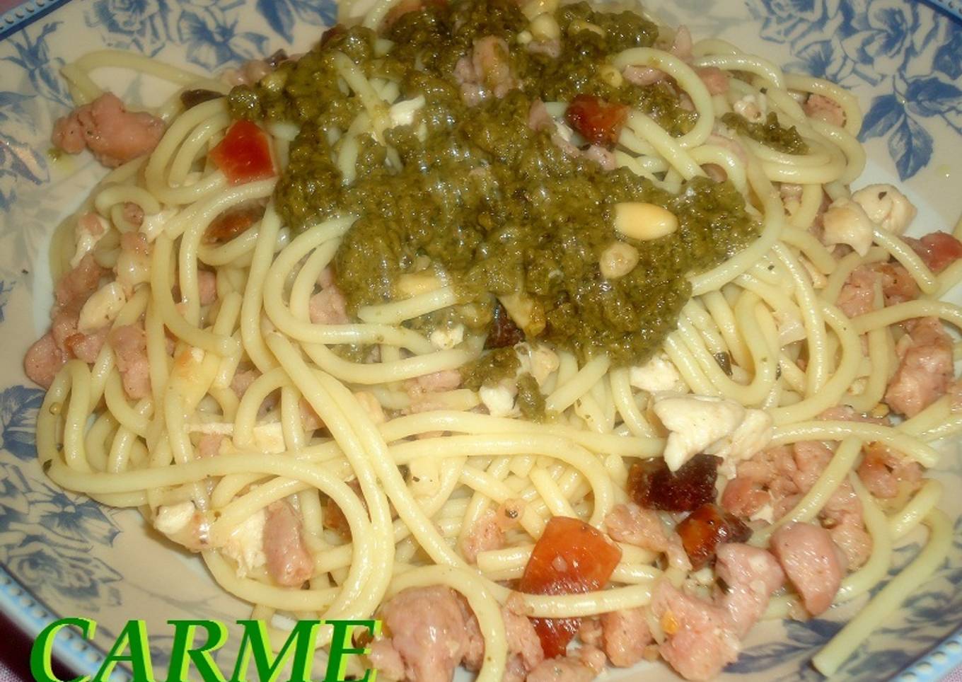 Spaghettis con carne al pesto<br />
