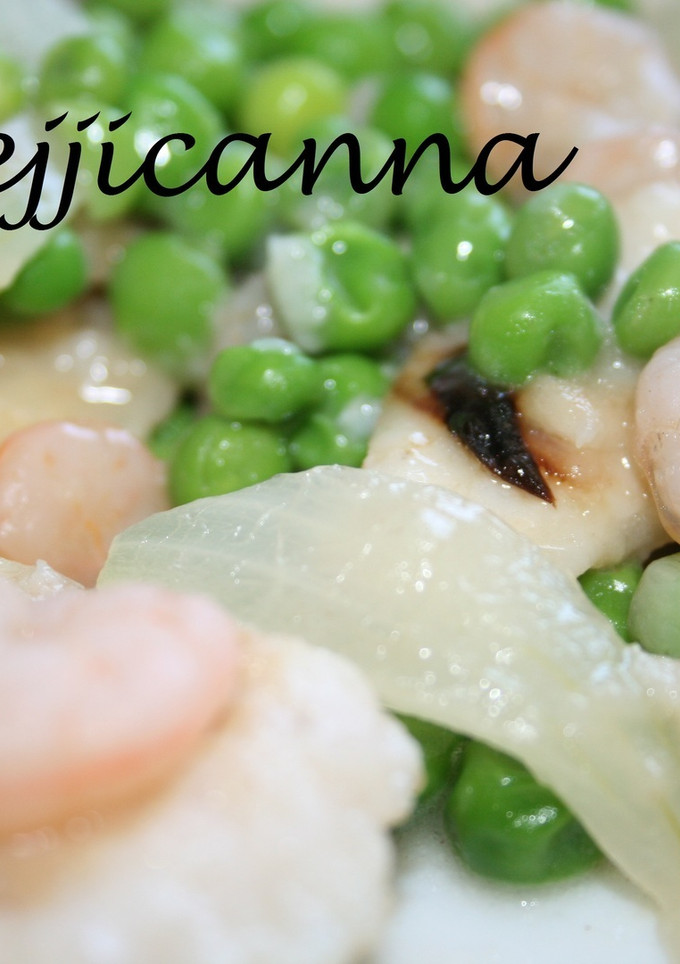 Una foto de Merluza con guisantes
