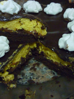 Una foto de Torta mousse de chocolate, sin harina y con mousse de sambayón