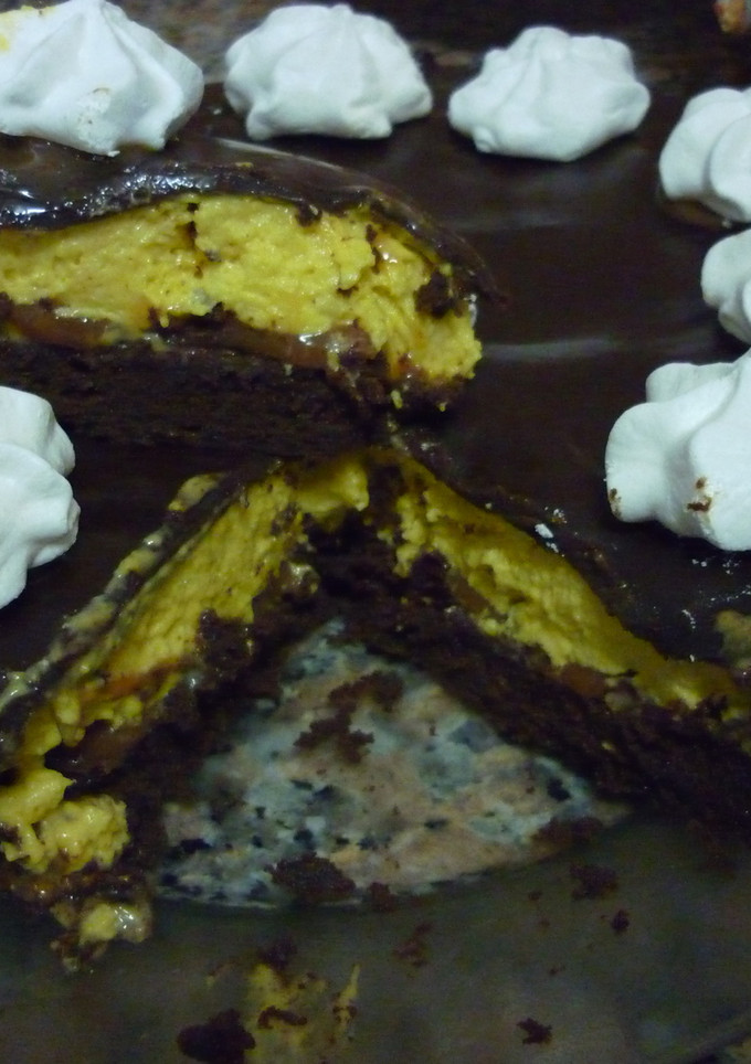 Una foto de Torta mousse de chocolate, sin harina y con mousse de sambayón