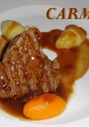 Una foto de Solomillo de ternera a la mantequilla con salsa