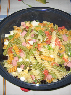 Una foto de Ensalada de hélices vegetales