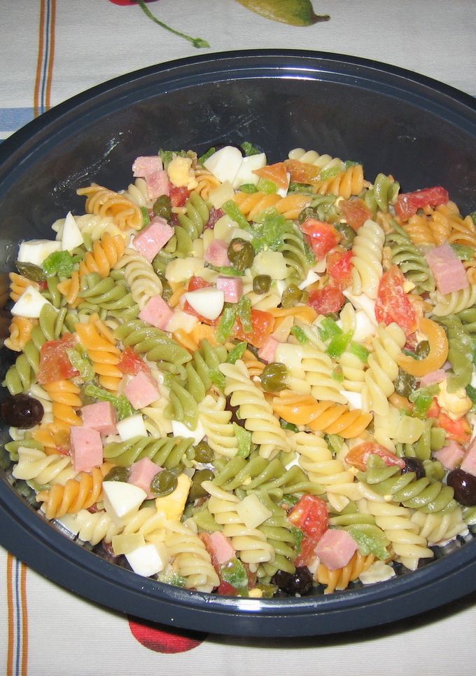 Una foto de Ensalada de hélices vegetales