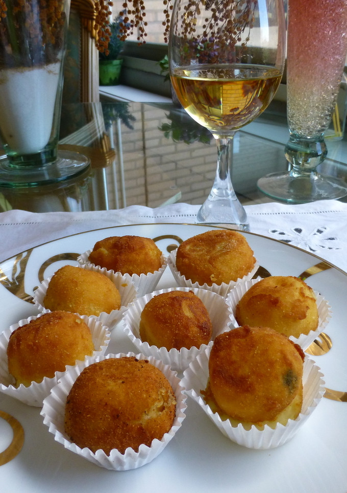 Una foto de Canapés de puré de patata rellenos