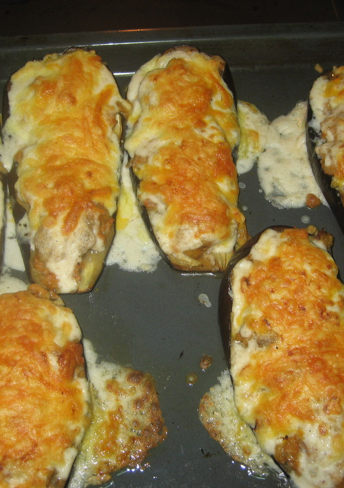 Una foto de Berenjenas rellenas de carne de cordero