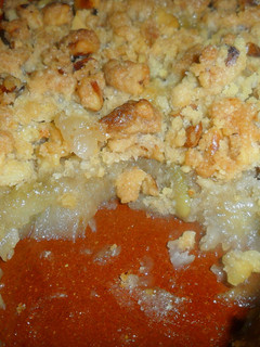 Una foto de Crumble de manzanas con almendras