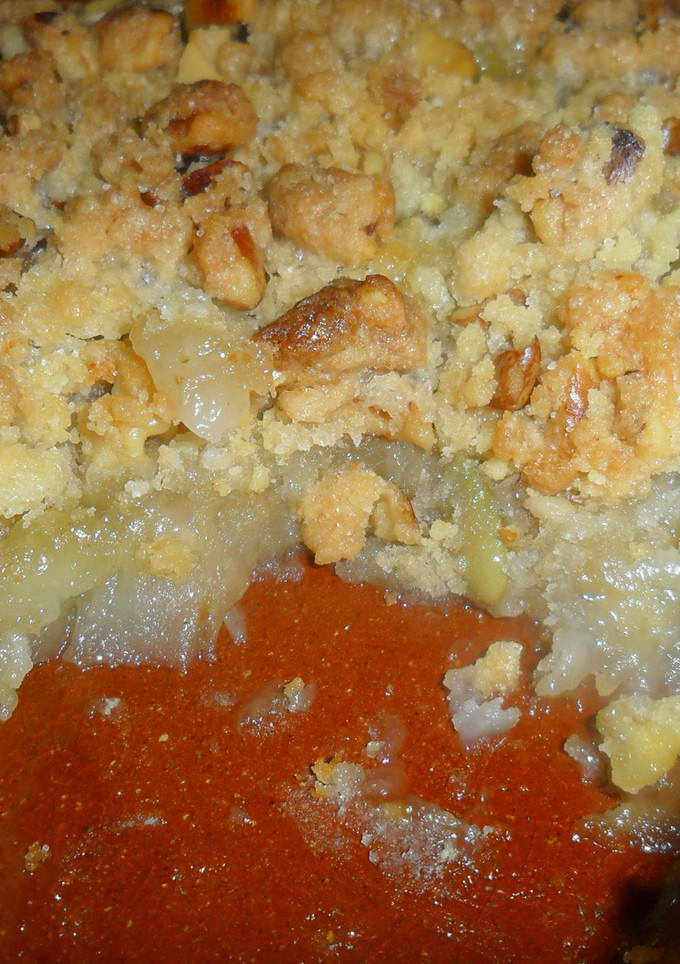 Una foto de Crumble de manzanas con almendras