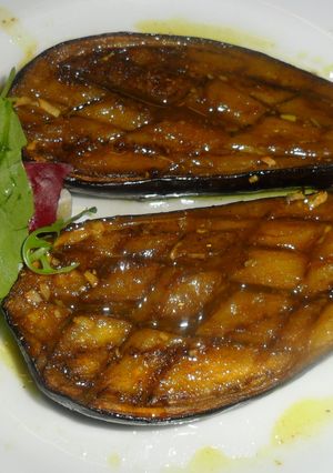 Una foto de Berenjenas asadas con curry y miel