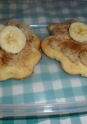 Una foto de Pastelitos con crema de plátanos al aroma de canela
