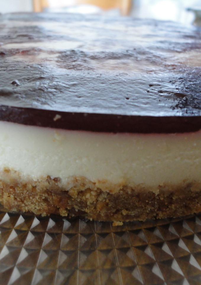 Una foto de Tarta de queso con mermelada de vino