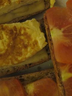 Una foto de Bocata de tortilla francesa