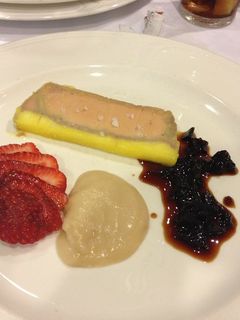 Una foto de Mi-cuit de pato (foie gras)
