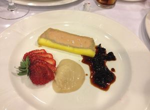 Una foto de Mi-cuit de pato (foie gras)