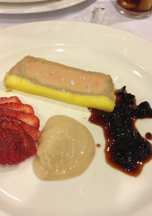Una foto de Mi-cuit de pato (foie gras)