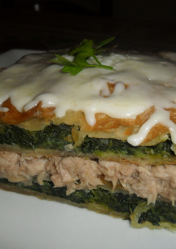 Una foto de Sandwich de hojaldre con atún y espinaca