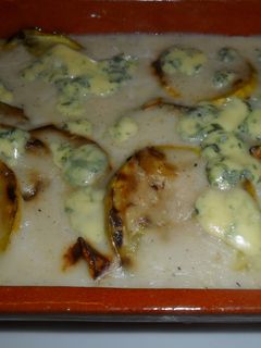 Una foto de Cazuelitas de calabacín con bechamel y queso azul