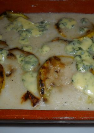 Una foto de Cazuelitas de calabacín con bechamel y queso azul