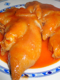 Una foto de Manitas de cerdo guisadas