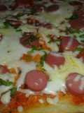 Pizza con salchichas de viena