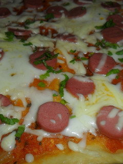 Una foto de Pizza con salchichas de viena