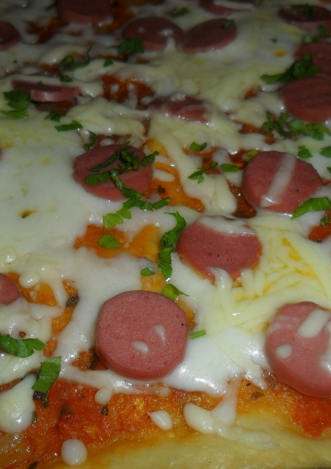 Una foto de Pizza con salchichas de viena