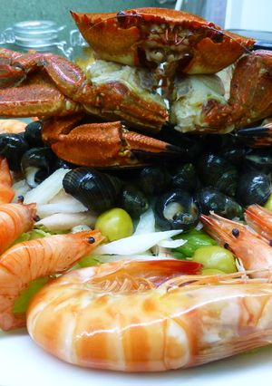 Una foto de Ensalada de marisco especial