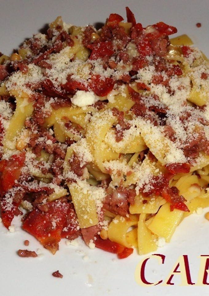 Una foto de Fetuccini con chorizo y carne picada