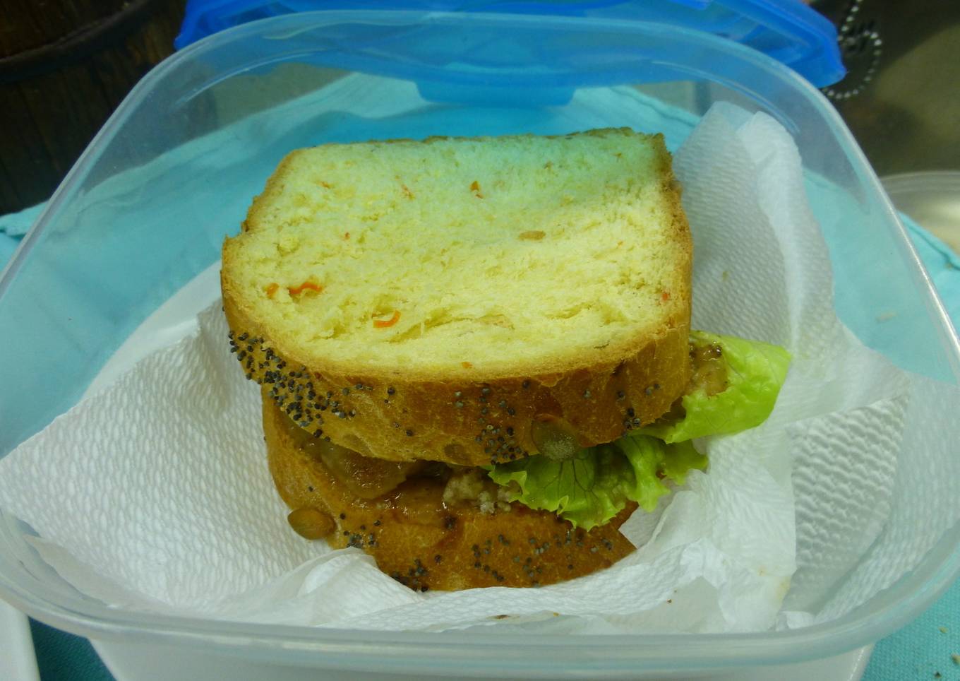 Sandwiches de albóndigas en salsa con patatas<br />