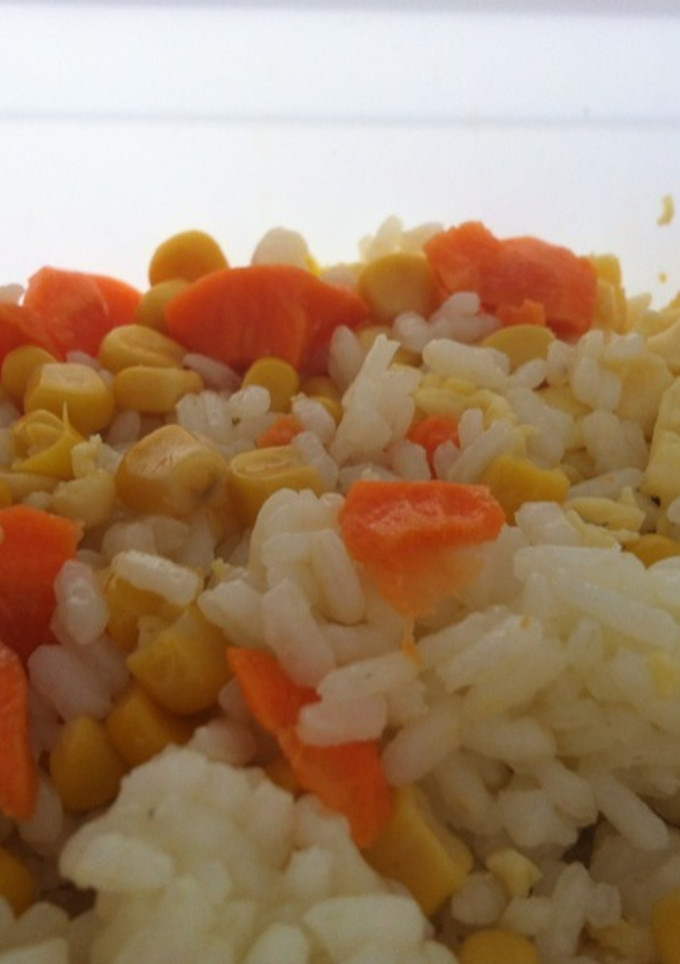 Una foto de Ensalada de arroz con zanahoria 