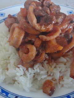 Una foto de Estofado de chipirones con tomate