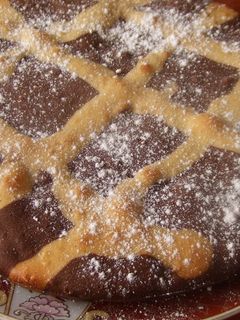 Una foto de Torta de chocolate con relleno de manzanas viejas