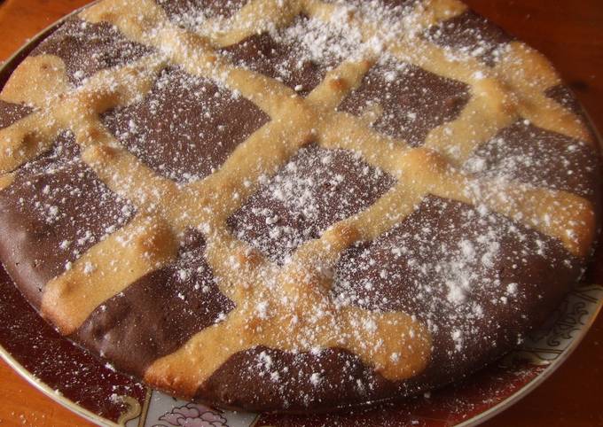 Foto principal de Torta de chocolate con relleno de manzanas viejas

