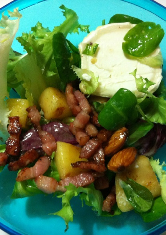 Una foto de Ensalada templada con bacon