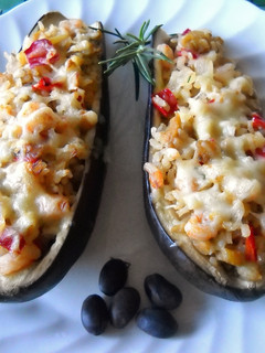 Una foto de Berenjenas rellenas de arroz integral y gambas