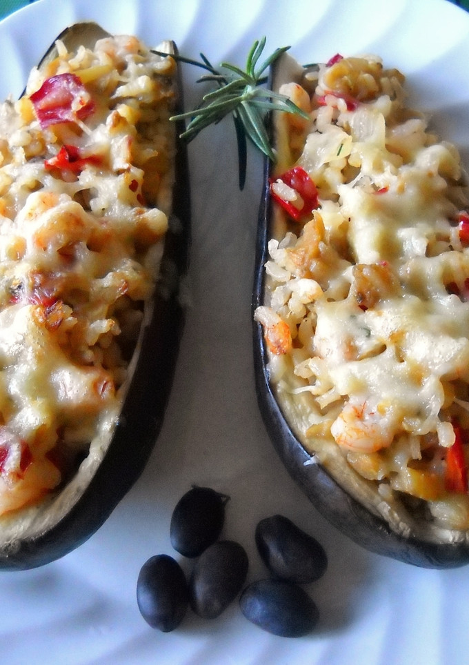 Una foto de Berenjenas rellenas de arroz integral y gambas