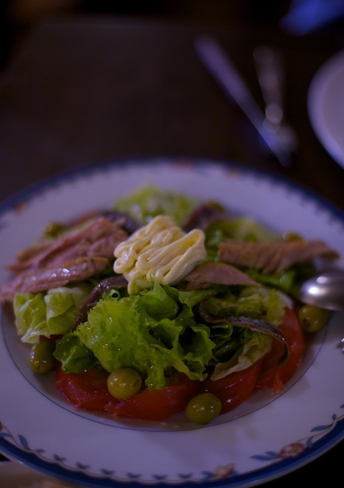 Una foto de Ensalada con ventresca