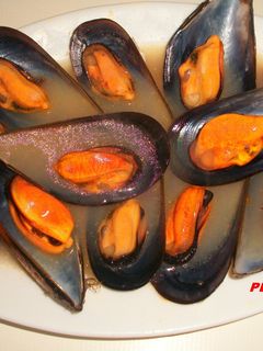 Una foto de Mejillones superpicantes al vapor