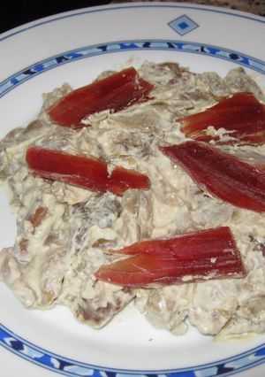 Una foto de Setas con jamón serrano