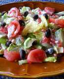Ensalada de lechugas con granada y aguacate