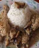 Pollo con setas variadas y arroz blanco
