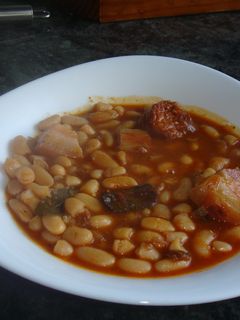 Una foto de Fabada asturiana tradicional