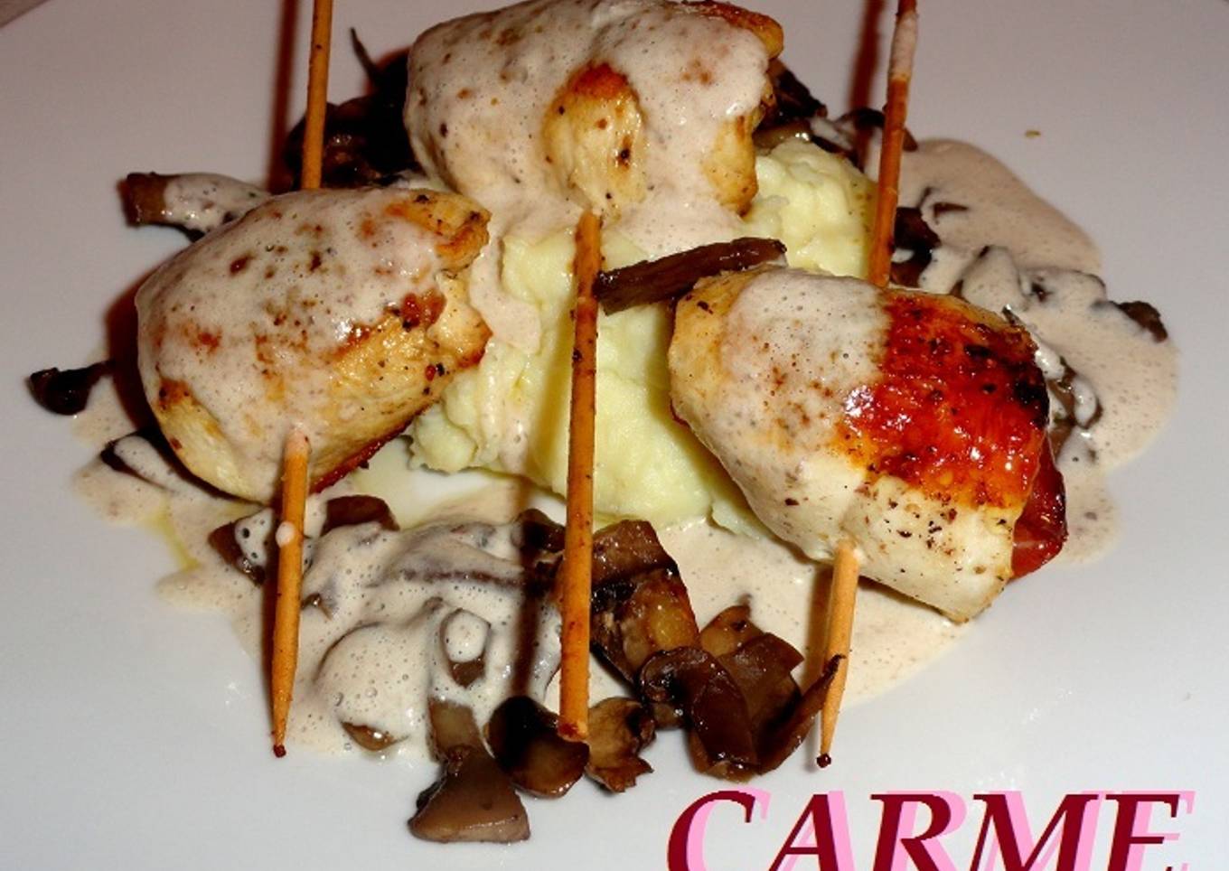 Brochetas gourmet de pollo y jamón <br />