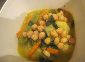 Foto principal de Potaje de garbanzos y acelgas en olla a presión