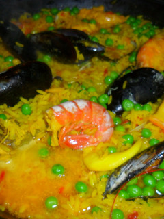 Una foto de Arroz al curry con mariscos