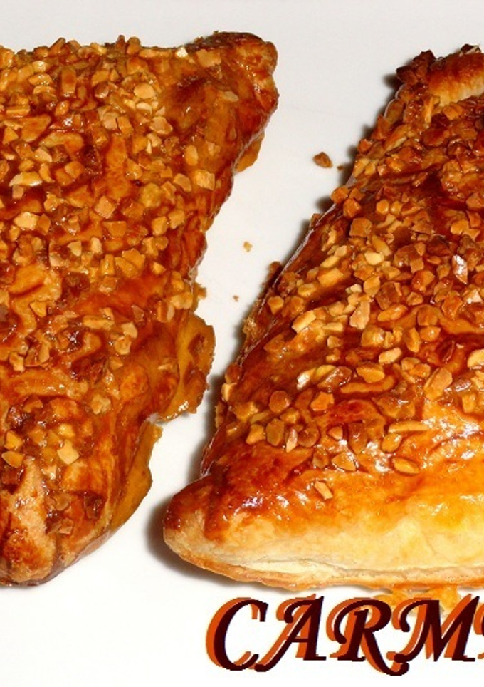 Una foto de Triángulos de hojaldre almendrados